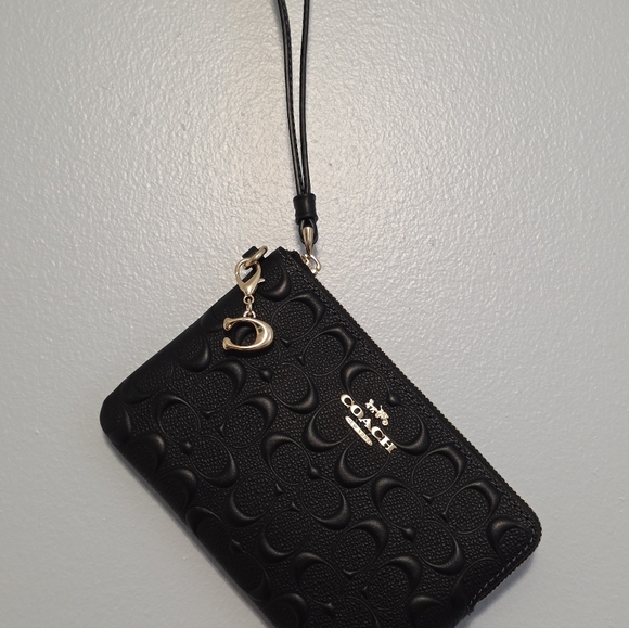 Coach  zip wristlet in signature leather Brand New - Picture 3 of 12